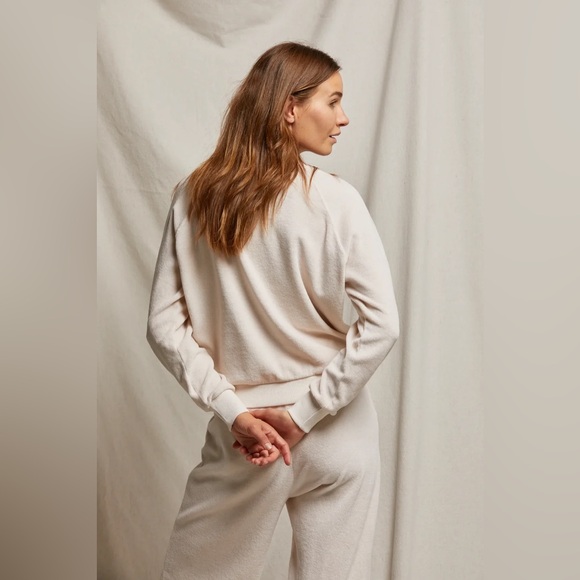 PERFECTWHITETEE Stella Velour Sweatshirt in Sugar NWT. - Picture 2 of 2